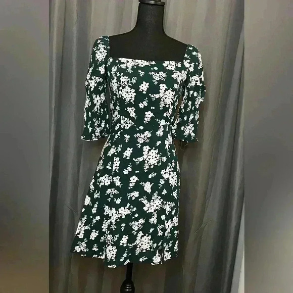 118. Mi Ami Green and White Floral Dress, Size S, EUC - Picture 1 of 6
